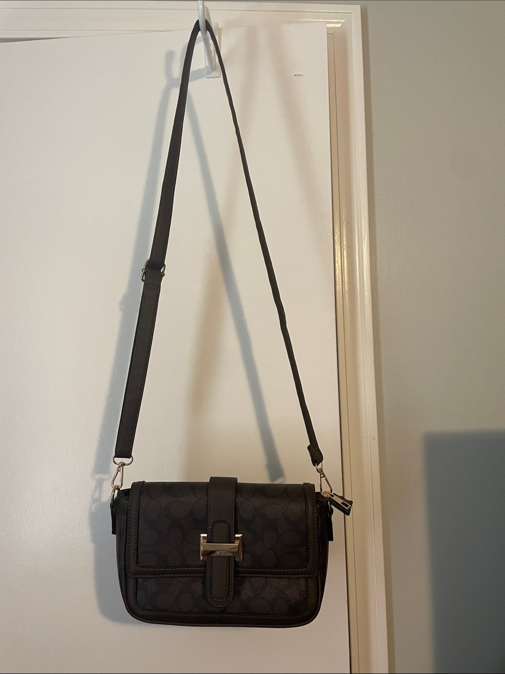 Classic Patterned Crossbody Bag with Adjustable Strap